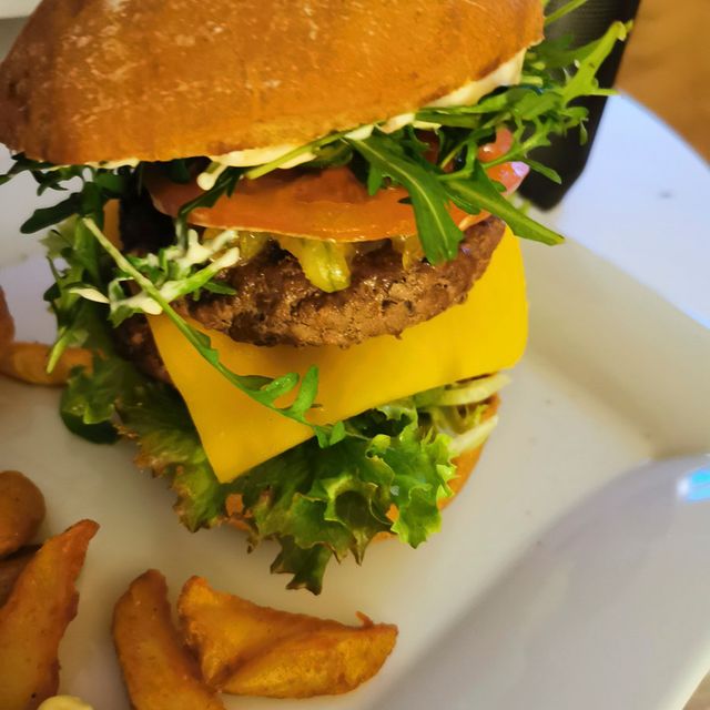 Gerichte und Weine vom Cafe & Weinausschank Schlag im Weindorf Roßbach